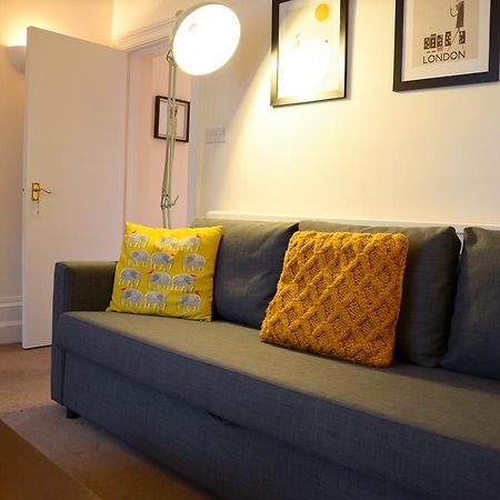Queens Apartment ワージング エクステリア 写真