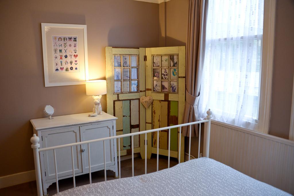 Queens Apartment ワージング エクステリア 写真