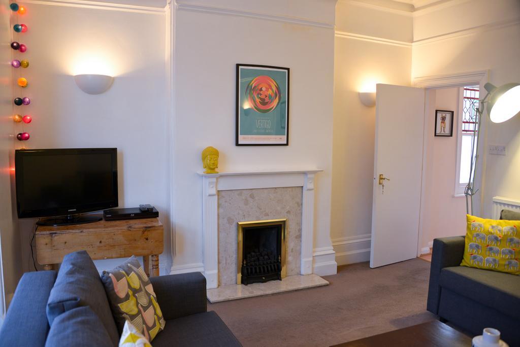 Queens Apartment ワージング エクステリア 写真