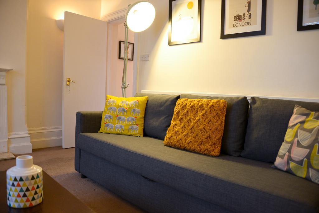 Queens Apartment ワージング エクステリア 写真
