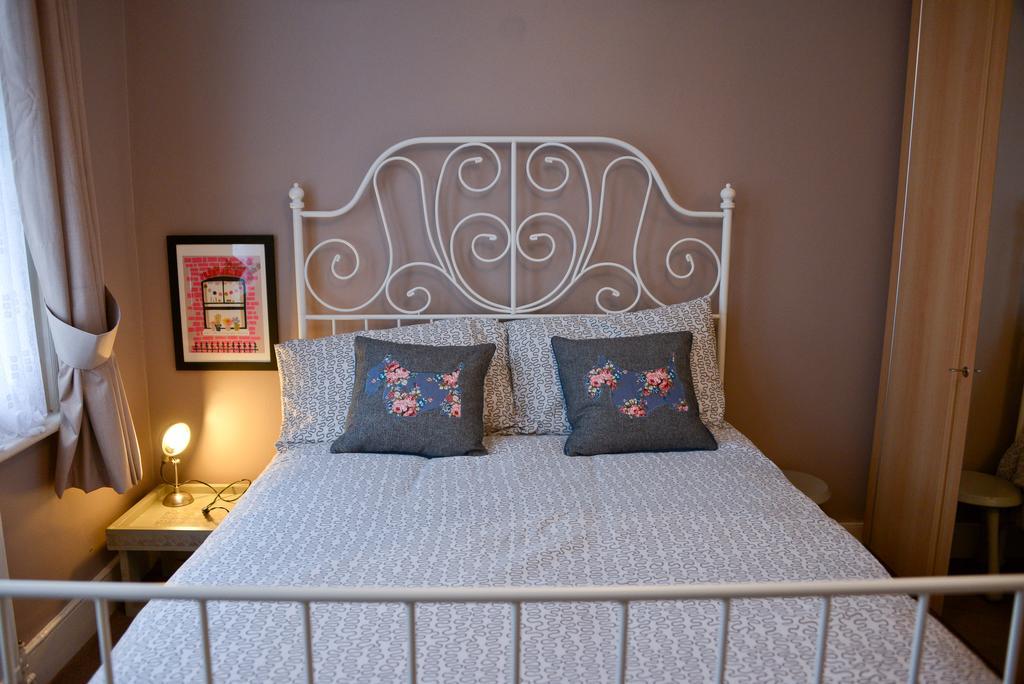 Queens Apartment ワージング エクステリア 写真