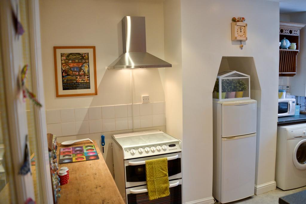 Queens Apartment ワージング エクステリア 写真