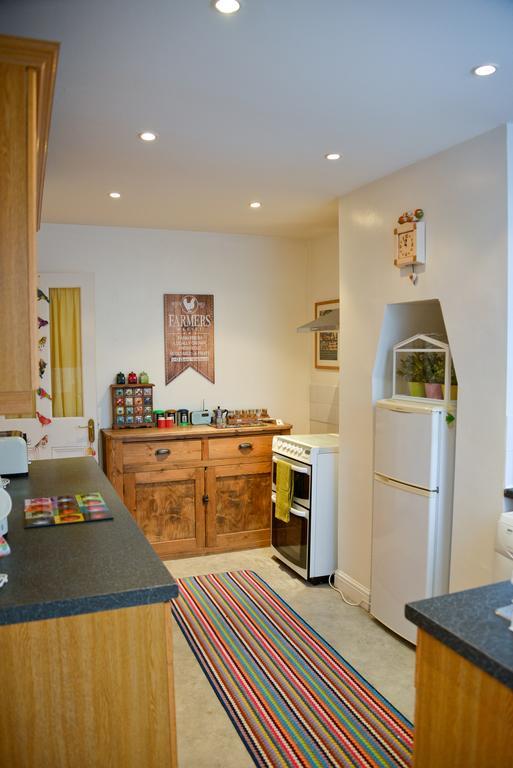 Queens Apartment ワージング エクステリア 写真