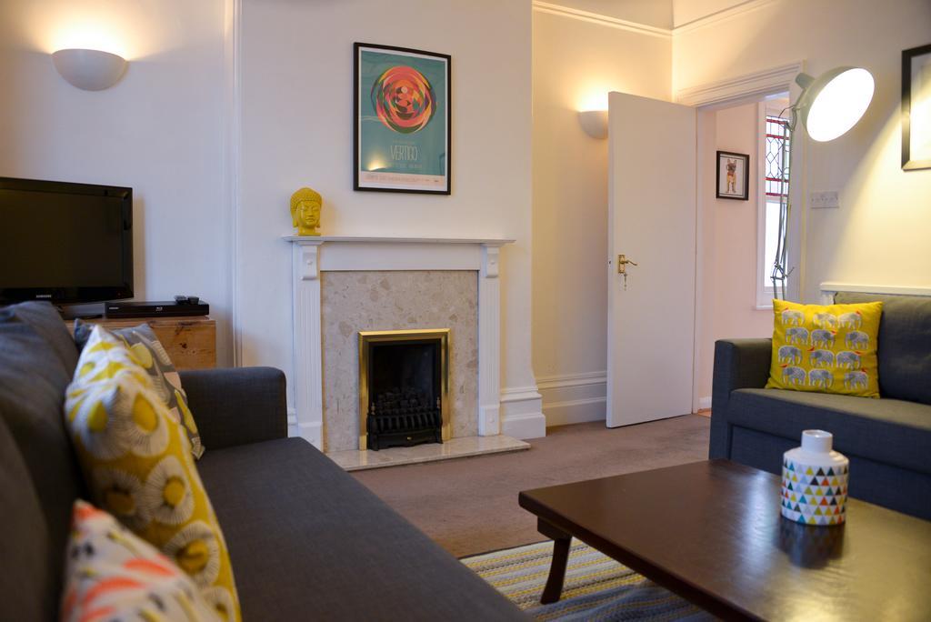 Queens Apartment ワージング エクステリア 写真
