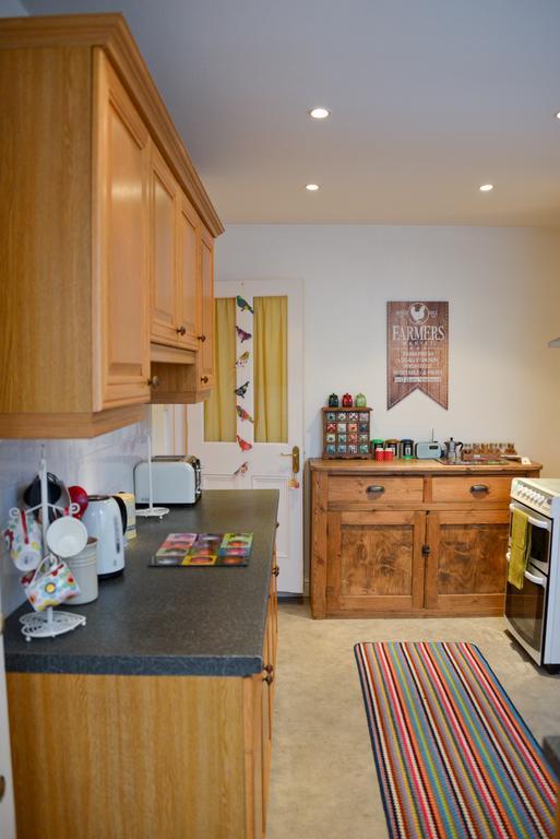 Queens Apartment ワージング エクステリア 写真